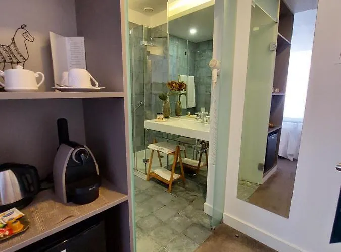 Πανσιόν Augusta Boutique House 4*