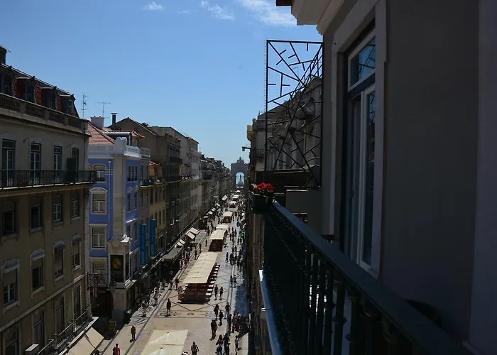 Πανσιόν Augusta Boutique House 4*